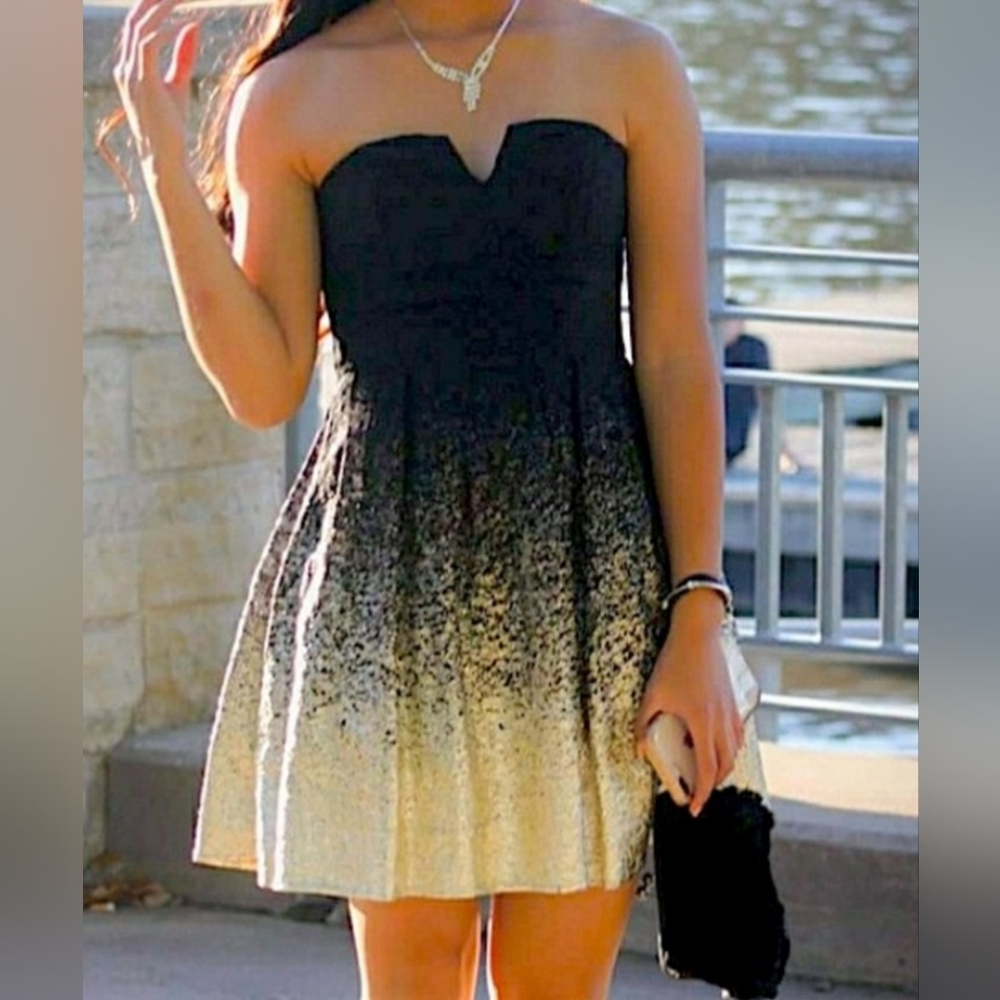 Black & Gold Metallic Strapless Mini Lace Homecoming/Party Dress